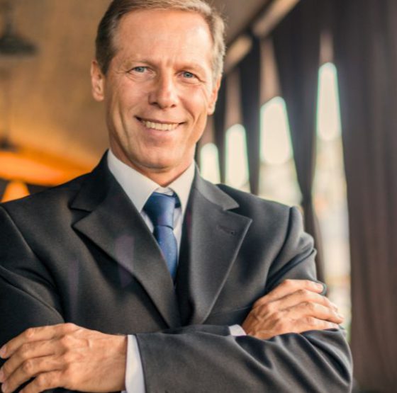 A Visão dos CEOs do Setor Financeiro Sobre a Implementação da Inteligência Artificial nos Negócios